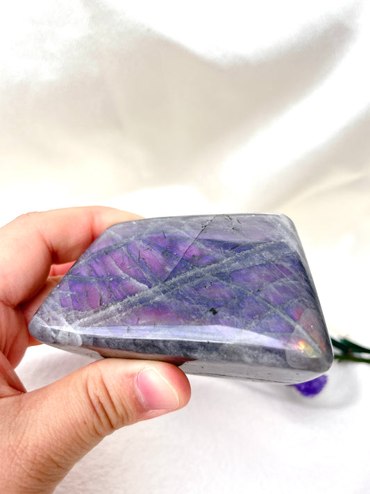 Flashy Labradorite Freeform- Medium 04
